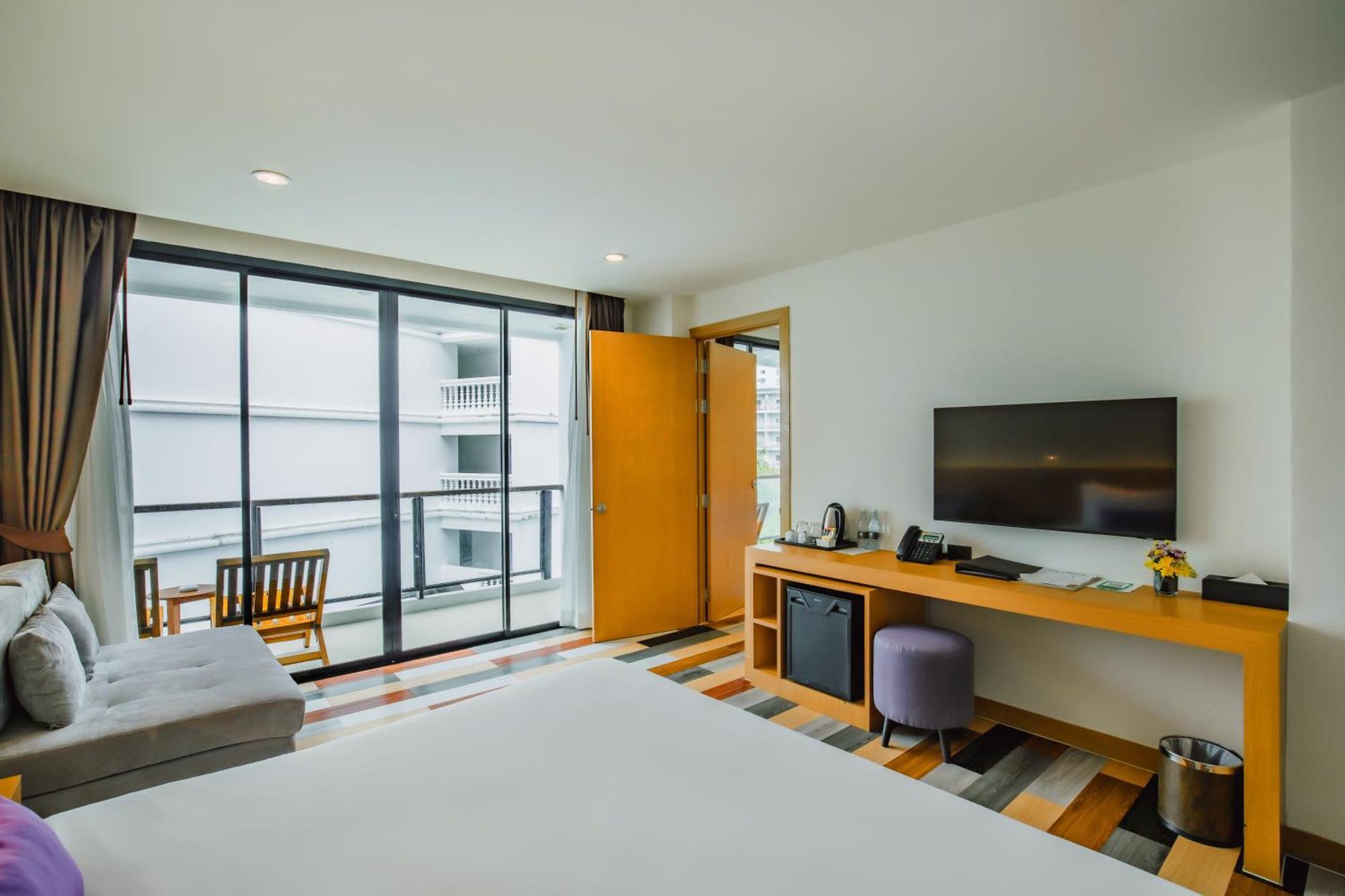 The Lunar Patong Exterior foto