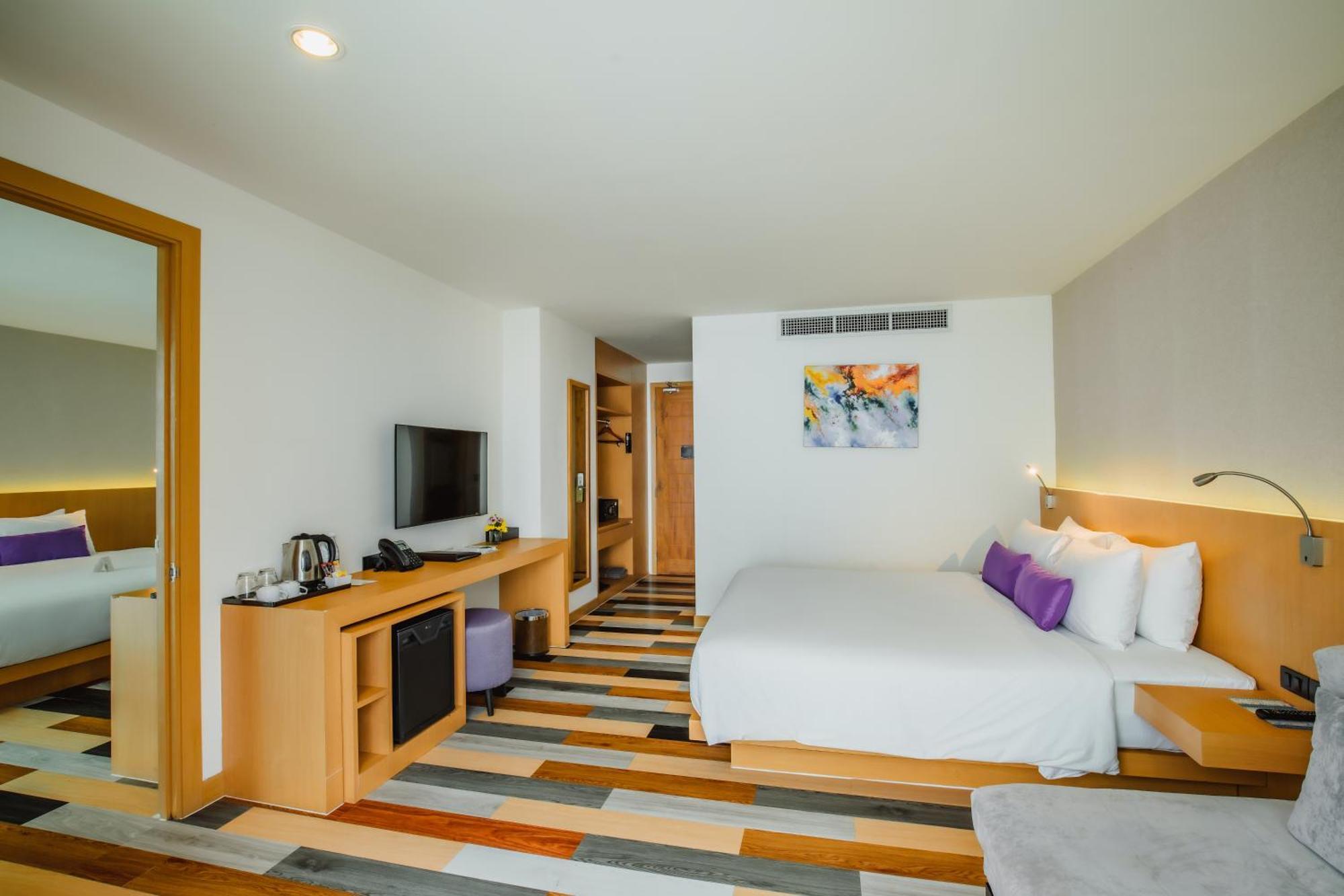 The Lunar Patong Exterior foto